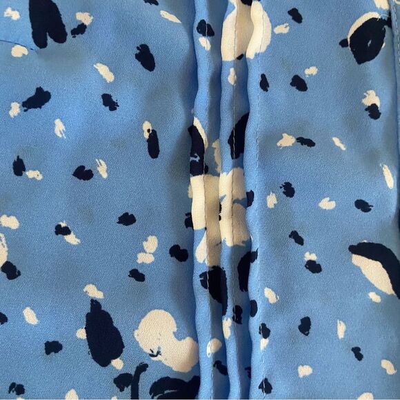 Like new Nanette Lepore pintuck floral blouse Medium - Picture 5 of 9